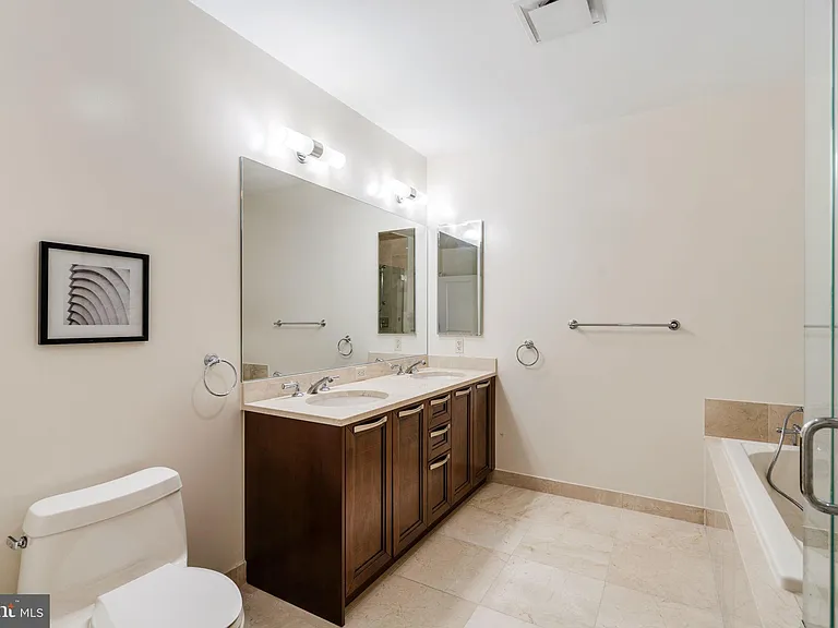 50 S 16th St #4304 — Photo 11