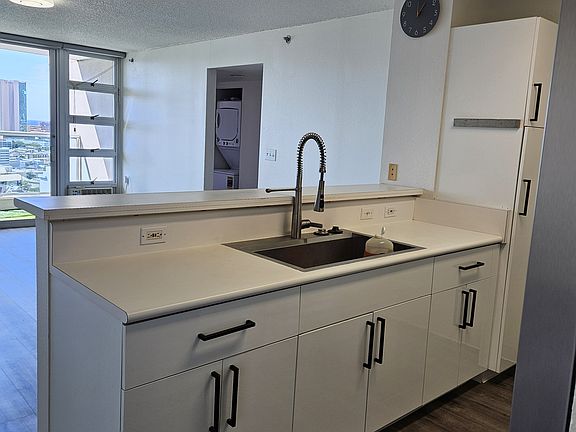 2nd image of 1448 Young St