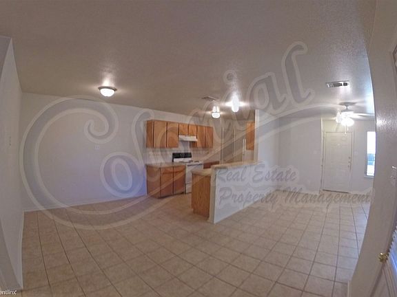 4th image of 941 Ramblewood St #A