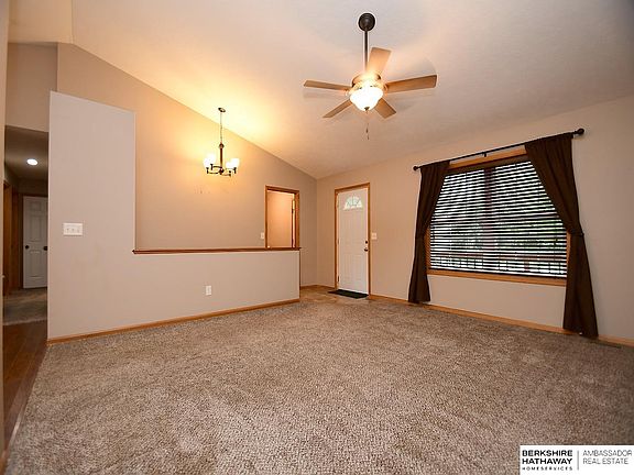 5th image of 8118 Renatta Dr