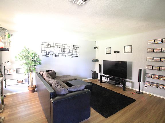 2nd image of 9007 W Elm St Unit 5