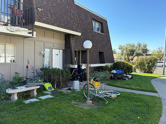 3rd image of 5718 Hillsdale Blvd
