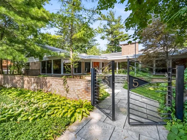 55 Willingdon Rd, Ottawa, ON K1M 2J6