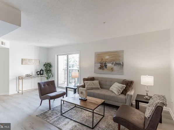 70 E Park St #113-13, Bordentown, NJ 08505