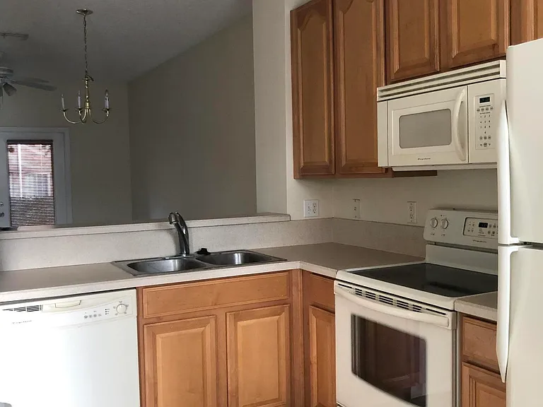 1521 Fieldview Dr — Photo 12