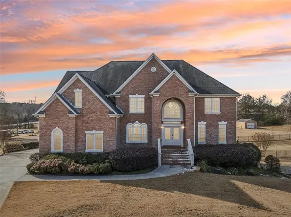 4265 Eddie Byrd Ln, Loganville, GA 30052