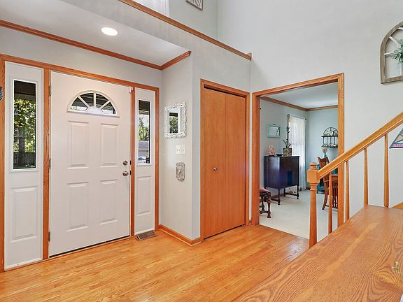 4th image of 25336 W Greenview Ave