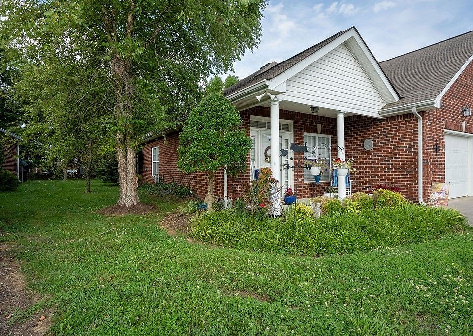 1st image of 457 Brady Ln