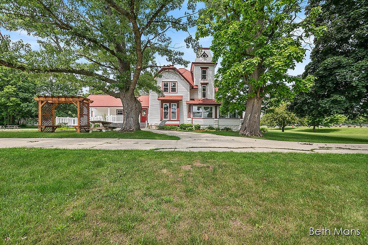 314 S Hudson St, Lowell, MI 49331 Zillow