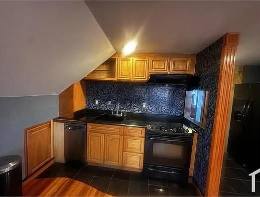 1034 N Main St #2 — Photo 6