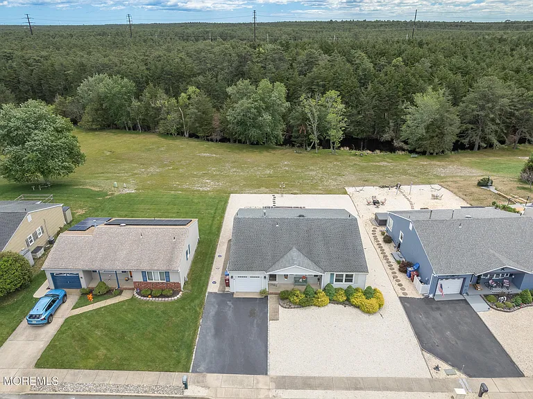 251 Westbrook Dr — Photo 32