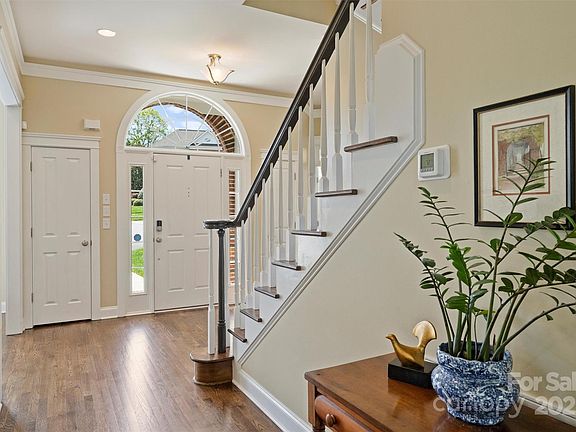 5th image of 100 Cliveden Ct