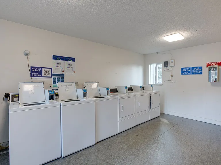 PARK PLACE APARTMENTS - YOUR HOME IS HERE! - UP TO 6 WEEKS FREE! PLUS $99 OAC MOVE-IN SPECIAL! — Photo 27