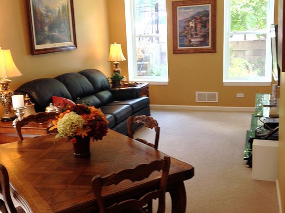 3rd image of 1938 W Dickens Ave #1