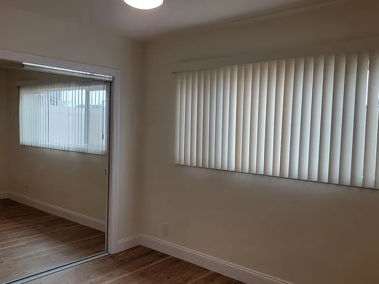 1020 Granville Ave #103 — Photo 10