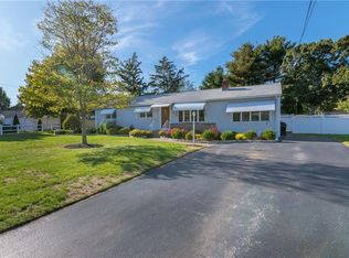 223 Gainsville Dr, Warwick, RI 02886