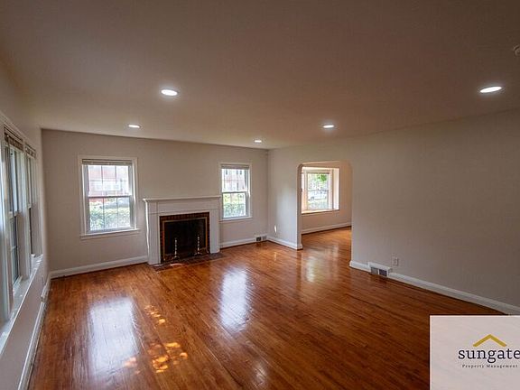 3rd image of 1907 Glen Ridge Rd