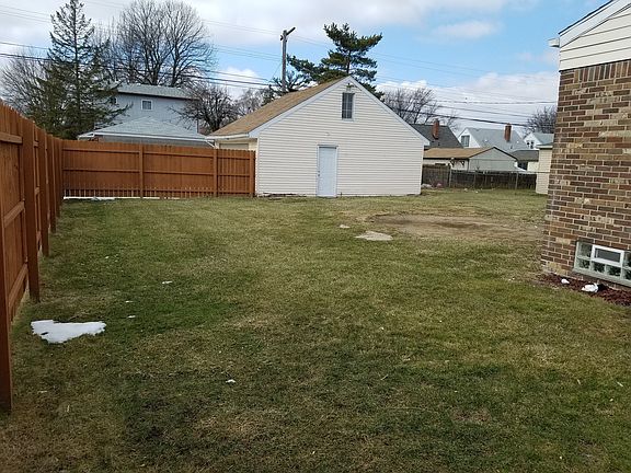 3rd image of 6015 Gilman St
