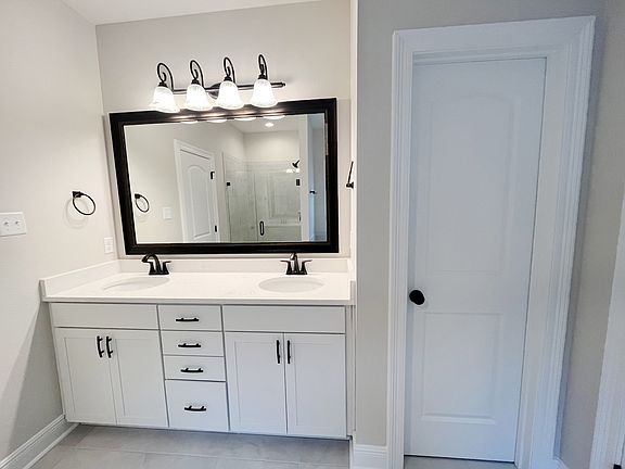 Grenada III D - Primary Bath - DSLD Homes