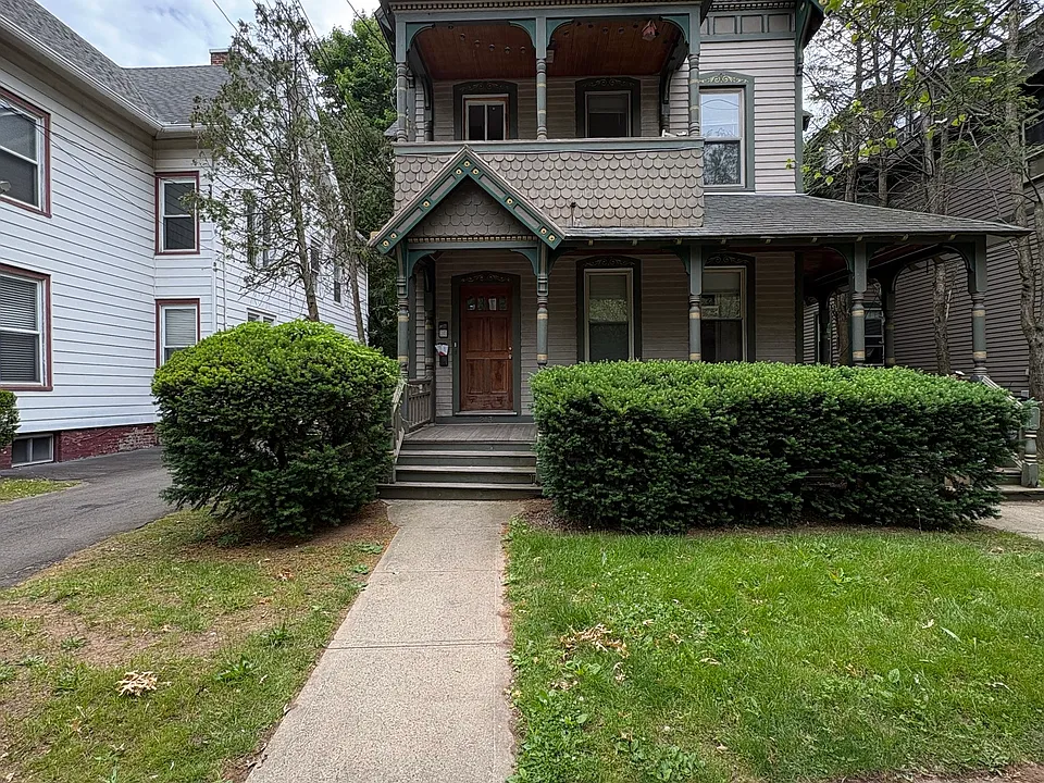 211 Norton St #2