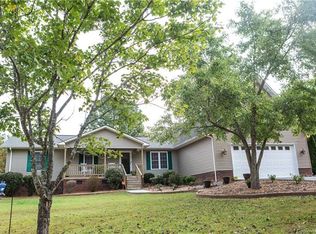 38428 Log Cabin Dr, New London, NC 28127