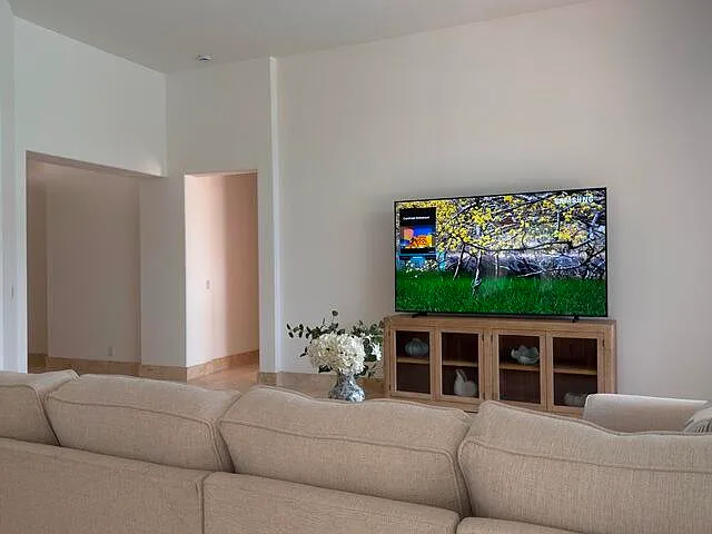 8387 Ironhorse Ct — Photo 4