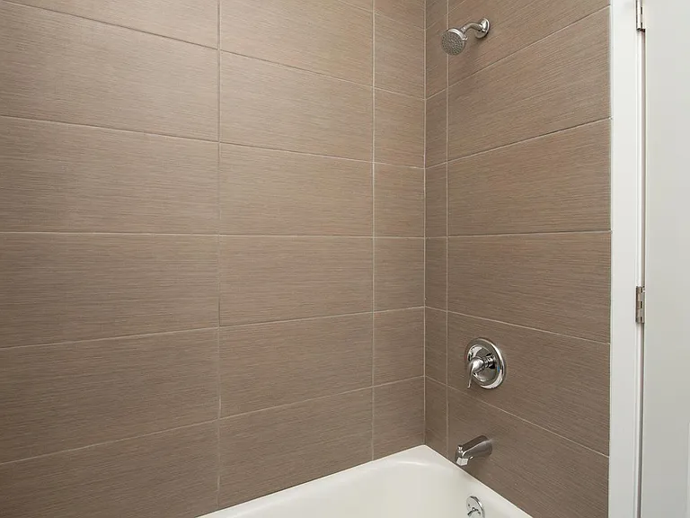 1813 W Cermak Rd #1 — Photo 9