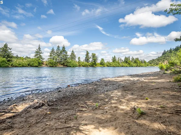 1468 Harbor Dr, Springfield, OR 97477