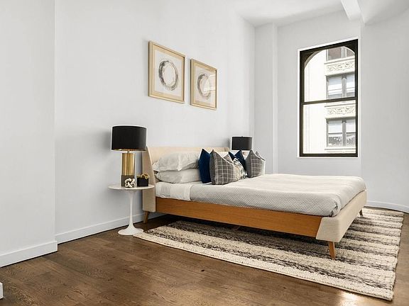 4th image of 11 E 36th St Suite 606