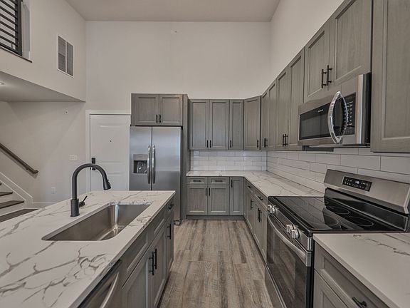 3rd image of 25 Broadway #683d39d4e