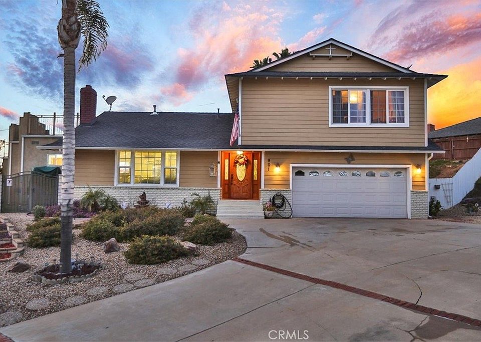 1st image of 901 Amelia Ave