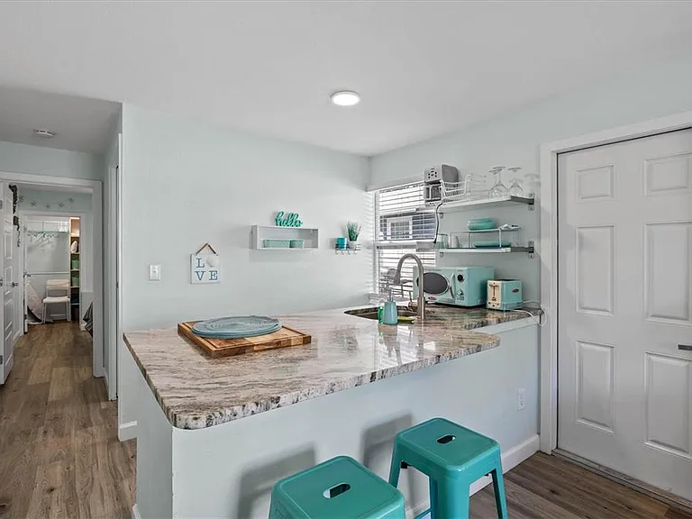 2084 Grove St #B — Photo 2