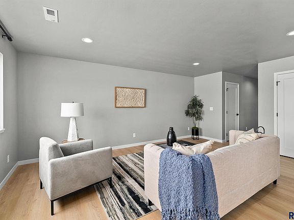 4th image of 517 Harper Circle Cir