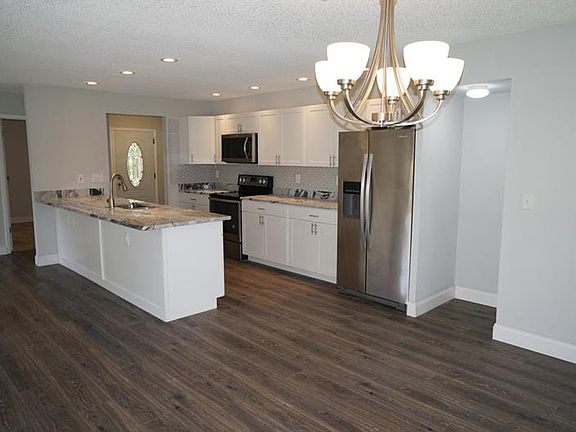 4th image of 2221 Citrus Valley Cir