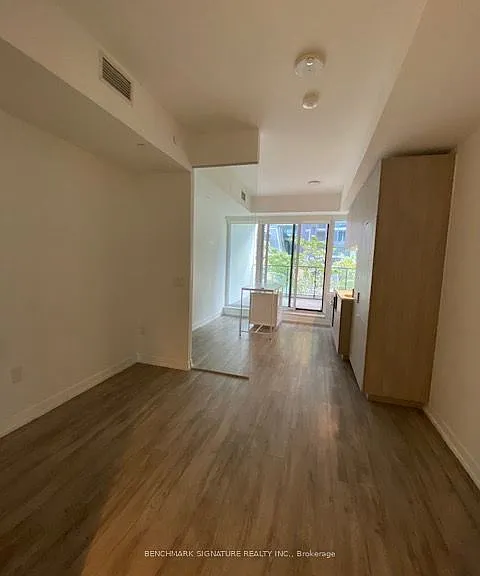 77 Shuter St #209 — Photo 2