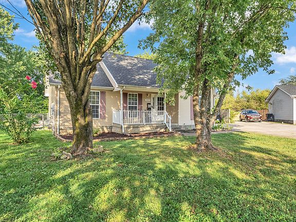 5th image of 2415 Willow Dr