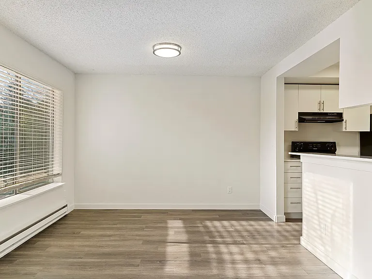 Pointe East — Photo 16