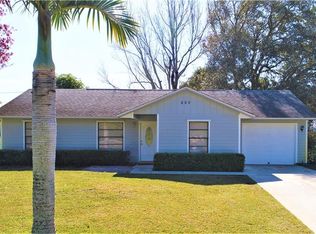 865 Highland Dr SW, Vero Beach, FL 32962