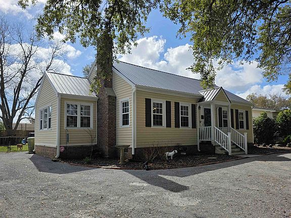 4th image of 616 Marshview Ln.