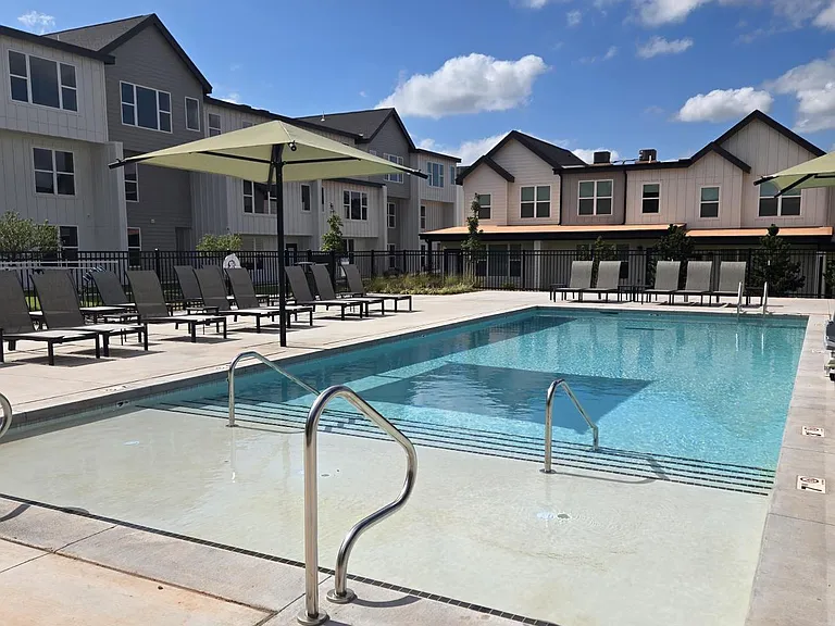 The Oaks At Covell — Photo 68