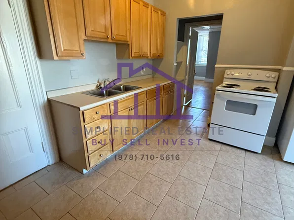 18 Laurel Ave #6, Auburn, ME 04210