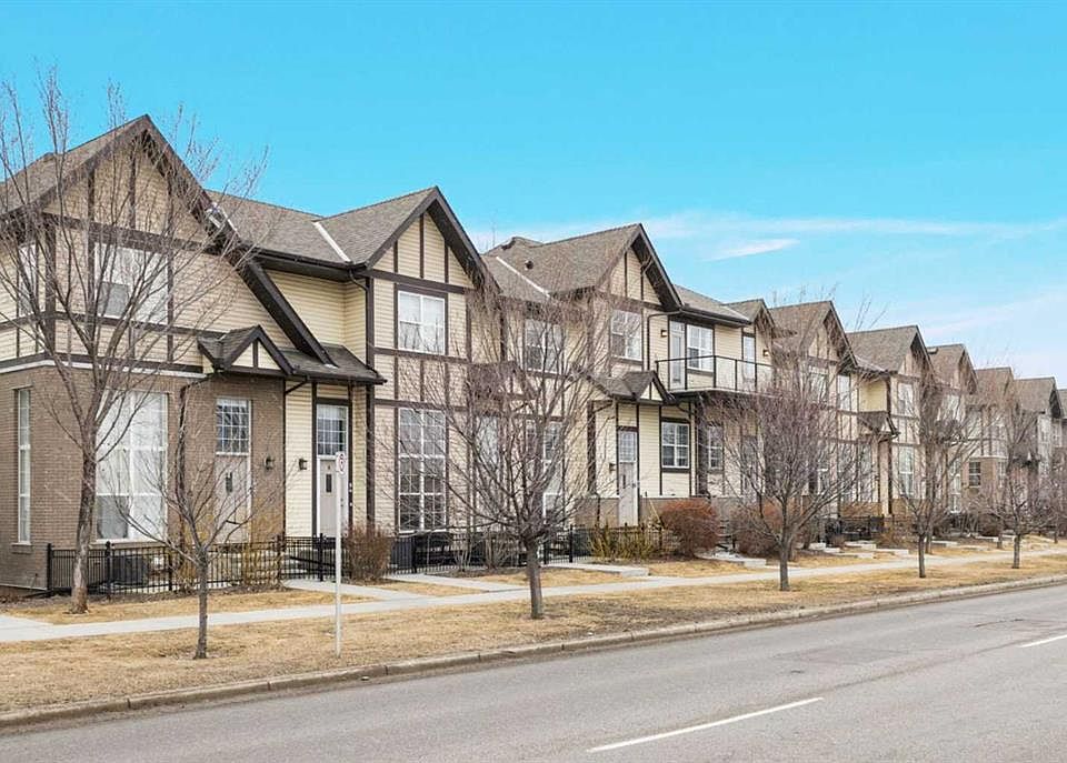 1st image of 96 W Cranarch Rd SE