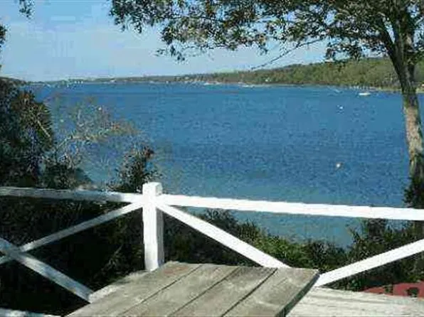 21 Old Oklahoma Rd, Tisbury, MA 02568