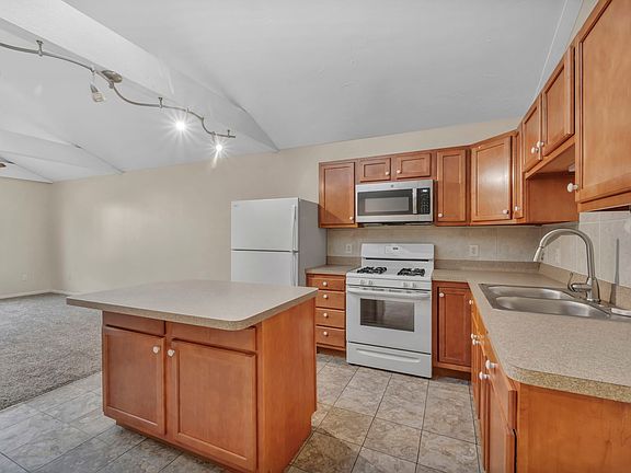 3rd image of 7333 Lake Ave Suite D