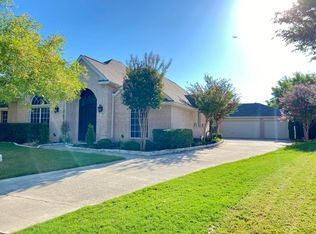 6 Parkway Ct, Trophy Club, TX 76262