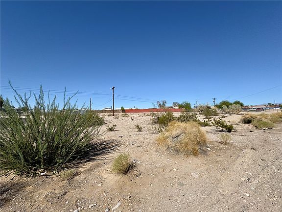 3rd image of 1425 Mohave Drive