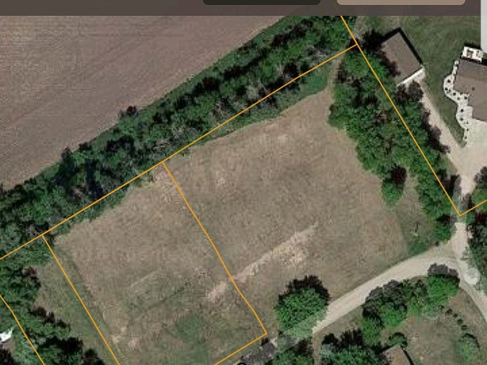 1st image of 401 2nd Ave N