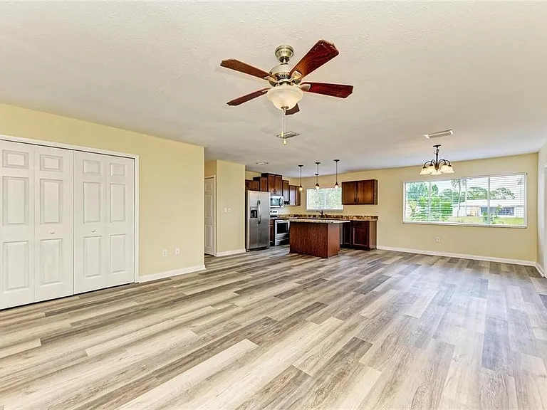 7120 Elyton Dr — Photo 2