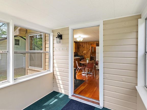 5th image of 10295 Lakeview Rd