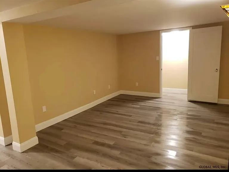 162 Elm St #BASEMENT — Photo 2